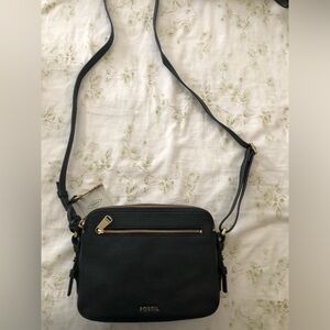- NWT Fossil purse